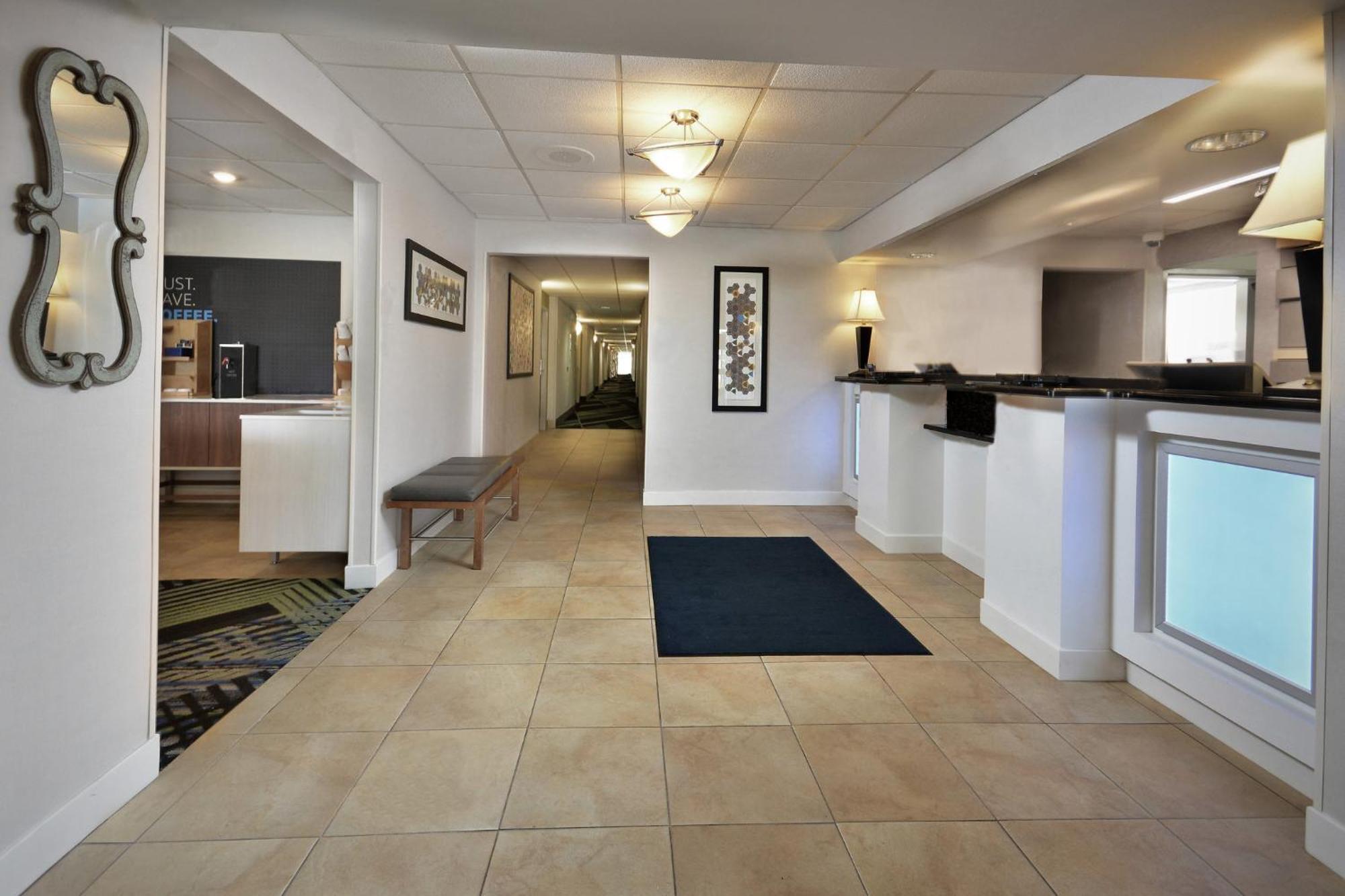 Holiday Inn Express Lynchburg By Ihg Exterior photo