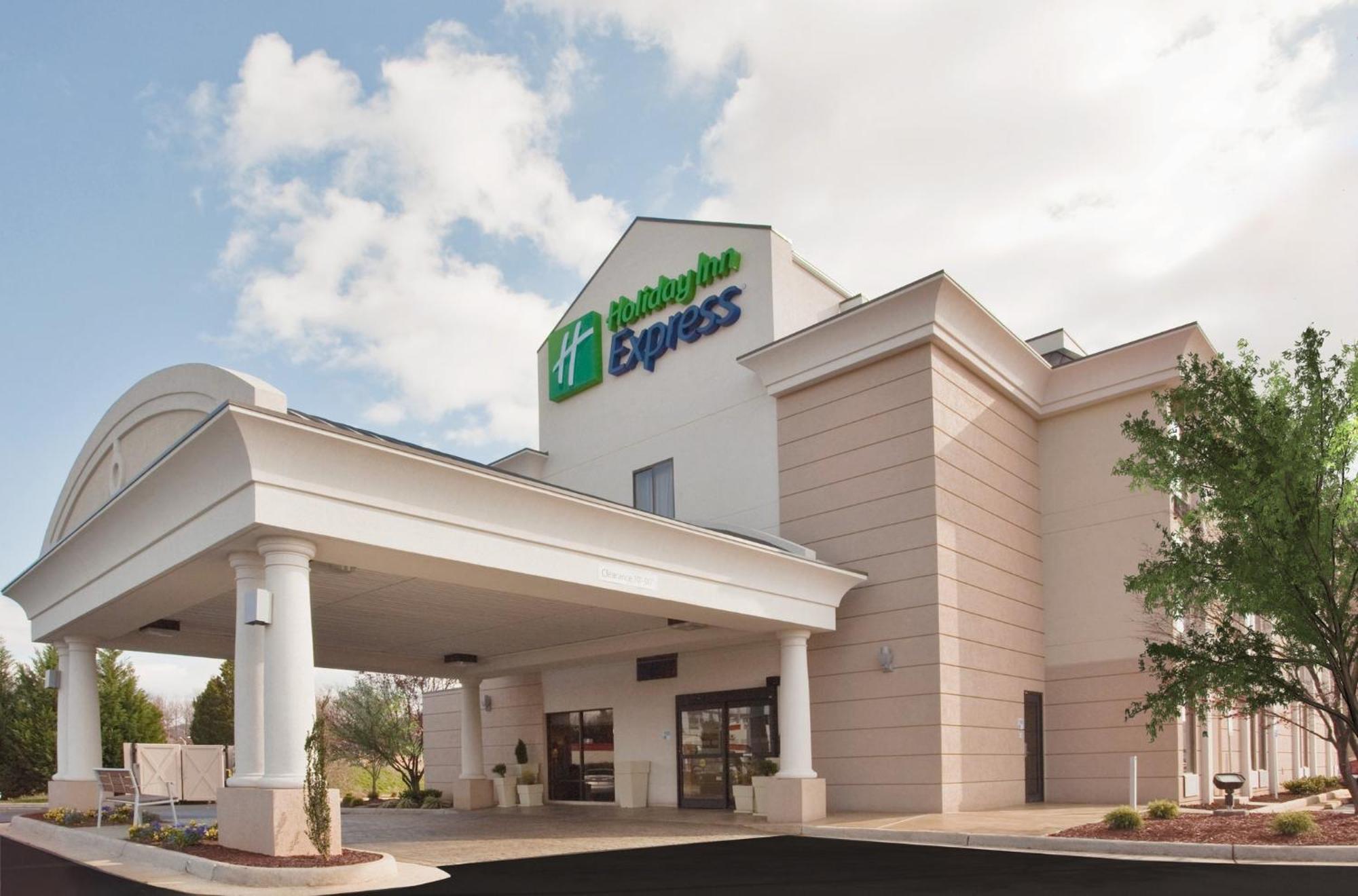Holiday Inn Express Lynchburg By Ihg Exterior photo